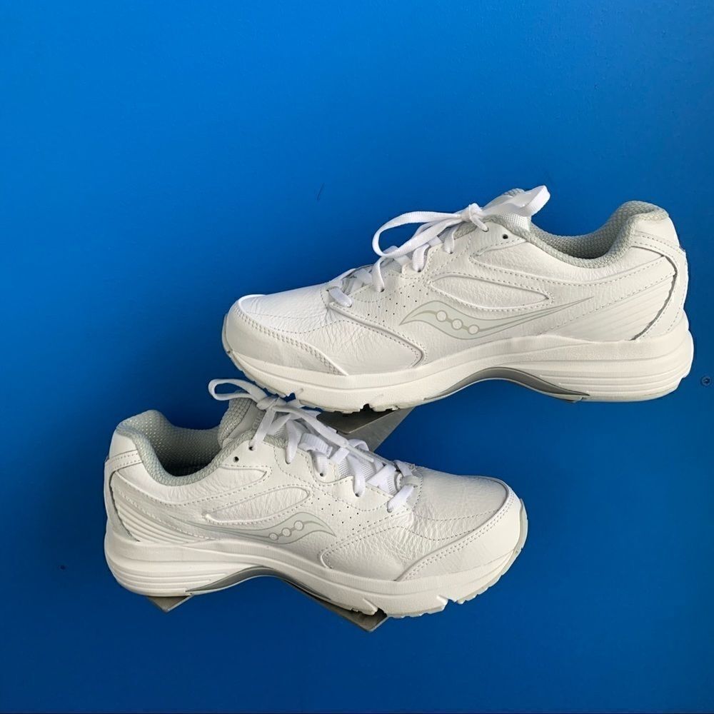 Saucony Omni S50204-1  Size 10 White Walking shoes brand new